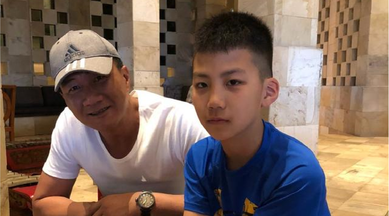 《爸爸去哪儿》中帅气的康康如今长大了,霸道总裁范儿十足