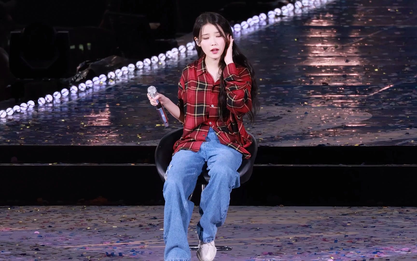 [图]220918 IU 心（Heart）演唱会现场IU Concert The Golden Hour