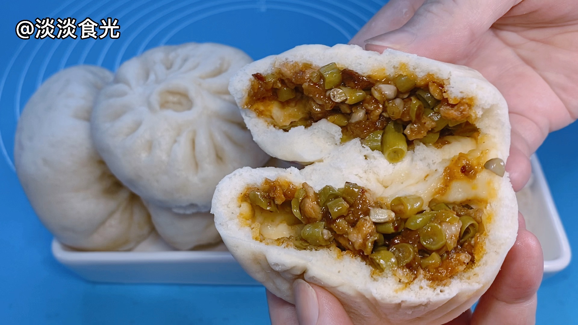 豆角猪肉馅包子这样做,蓬松柔软,皮薄馅大,豆角的清香和猪肉的酱香