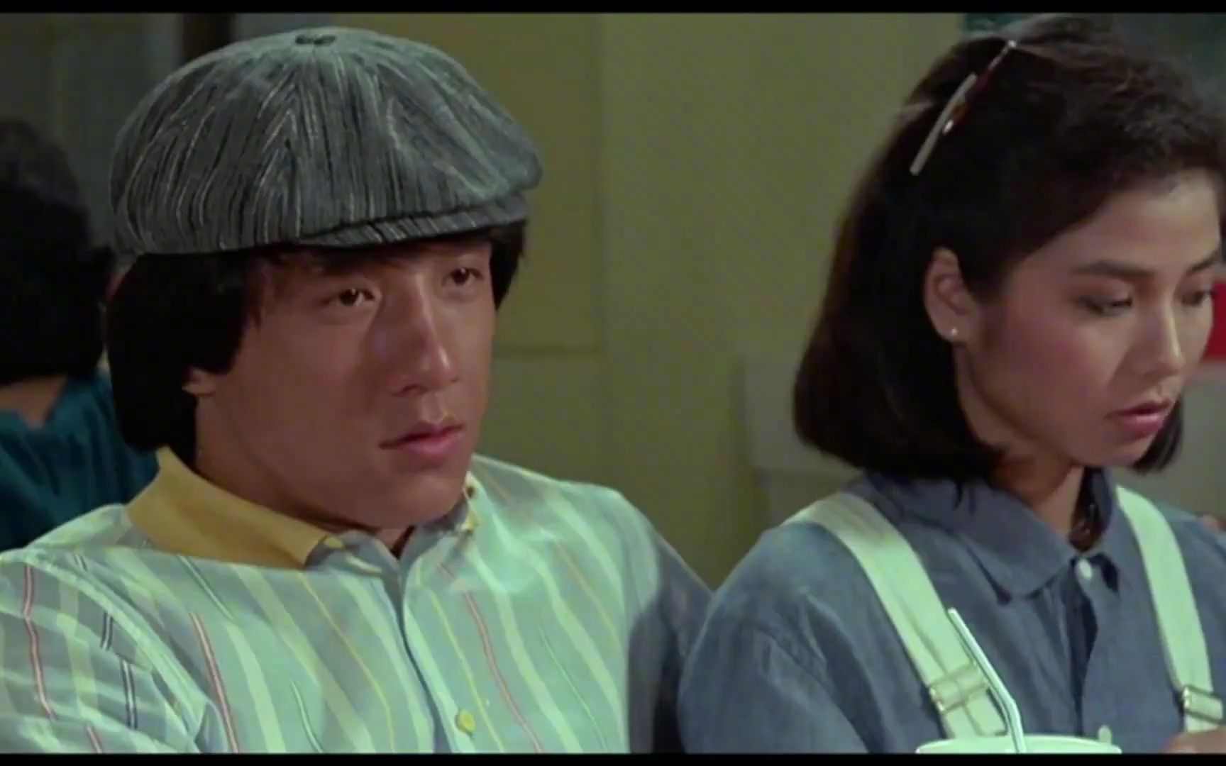 五福星:恶霸抢劫餐厅,结果遇见成龙洪金宝,后悔都晚了!