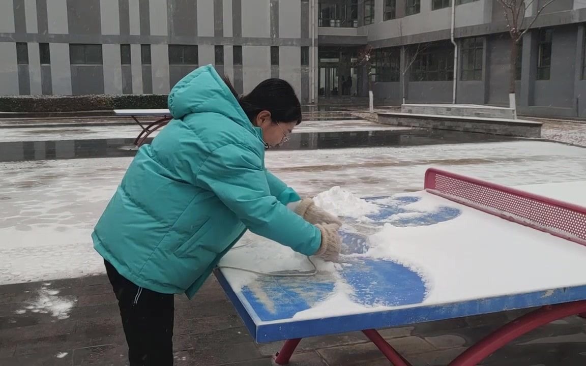 [图]下初雪的日子就该和朋友们暖暖和和的吃火锅，痛痛快快的玩雪啦