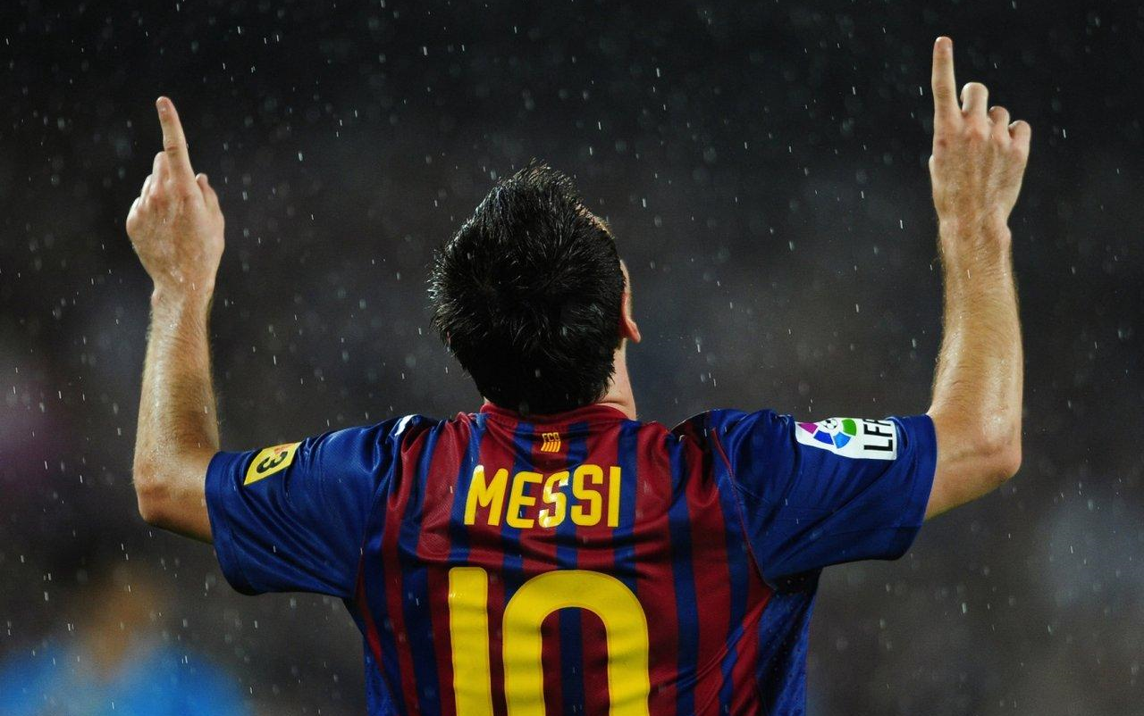 王者归来2021赛季梅西混剪暴力连过4人爆射