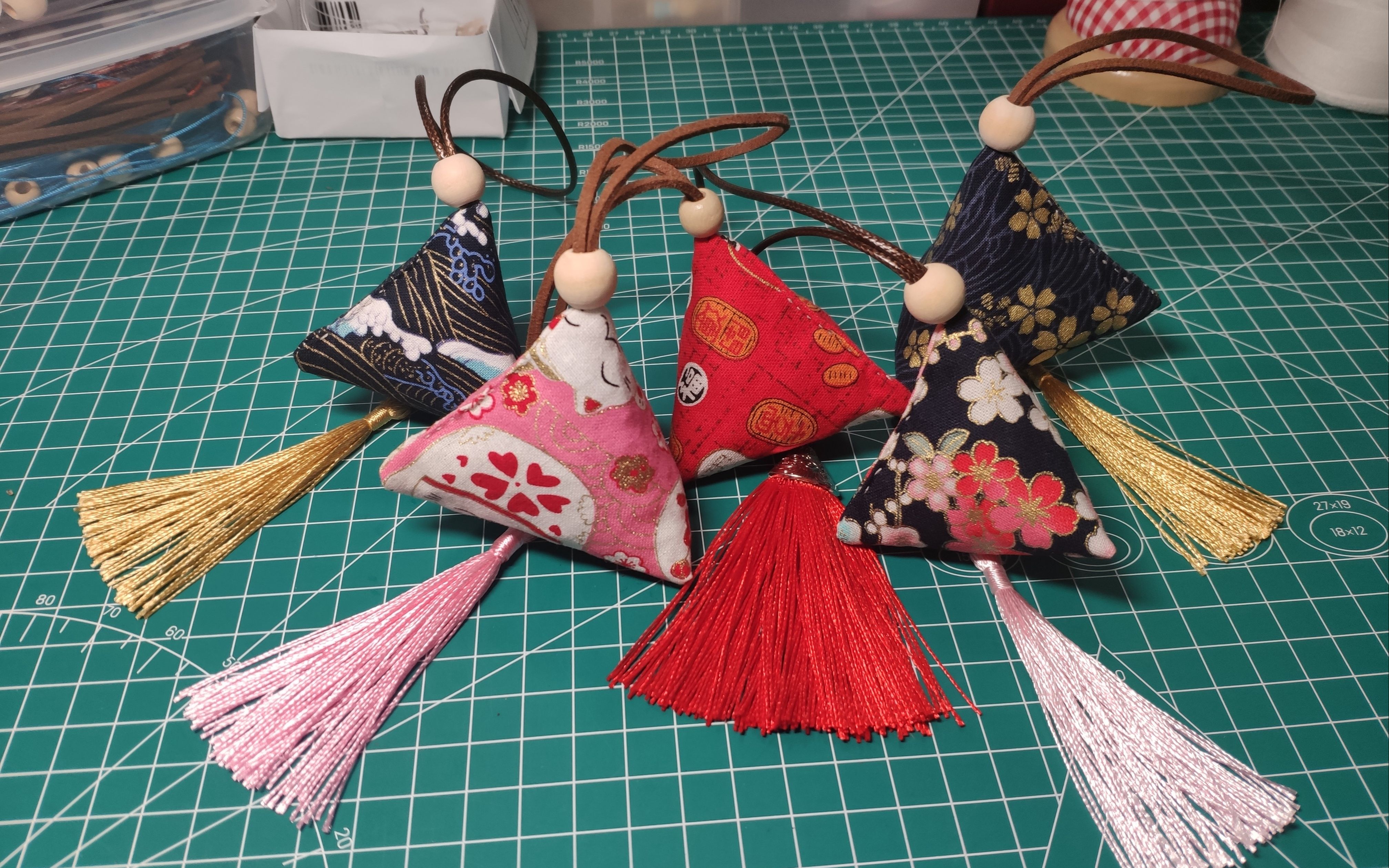 手工vlog02疯狂踩点的端午香包粽子