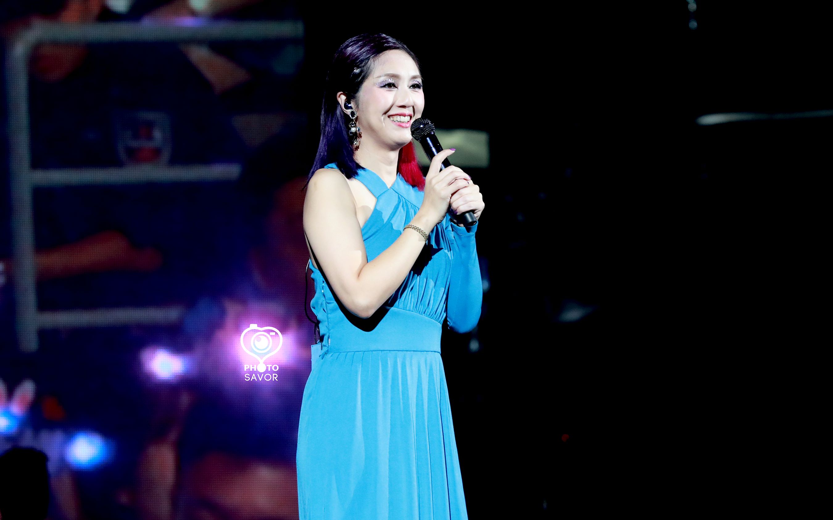 【高清直拍】杨千嬅巡演大连站翻唱陈奕迅经典曲目 - 十年_哔哩哔哩