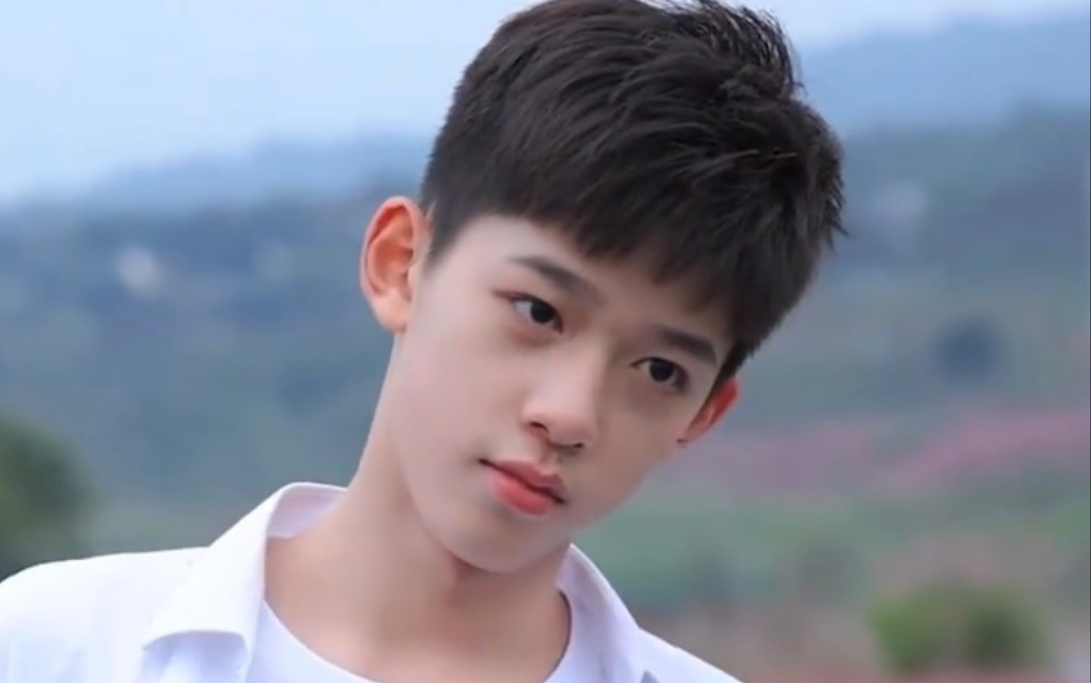 【时代峰峻练习生官俊臣】他真的好像从台湾青春片里走出来的男孩子