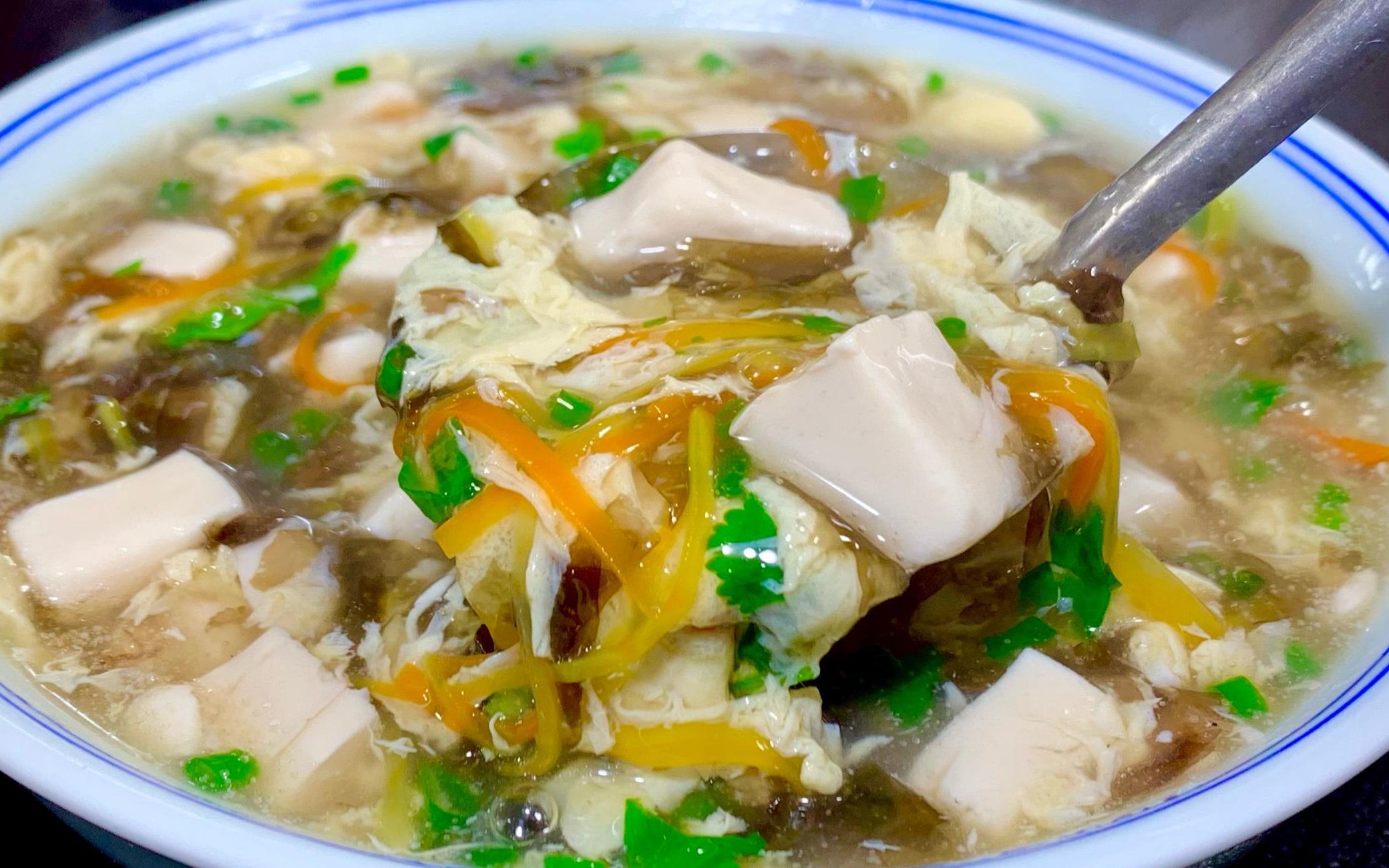 南海姑娘 Alice Lee Kitchen 爱丽思厨房: 蛋花紫菜豆腐汤 Egg Drops Seaweed Tofu Soup