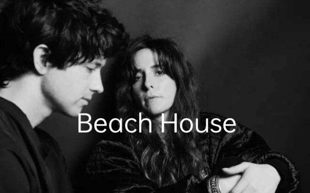 [图]Beach House 2018年纽约现场《Space Song》