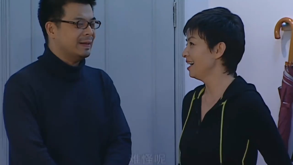 家有儿女:楼上邻居太矫情,夏雪打开收音机,刘星小雨立马嗨皮了