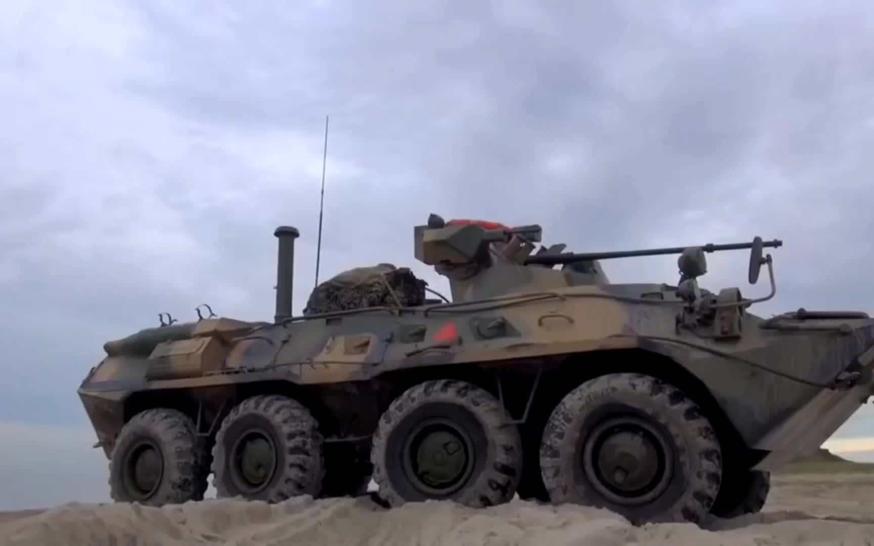 大毛陆军的主力 btr82a 8x8轮式步兵战车