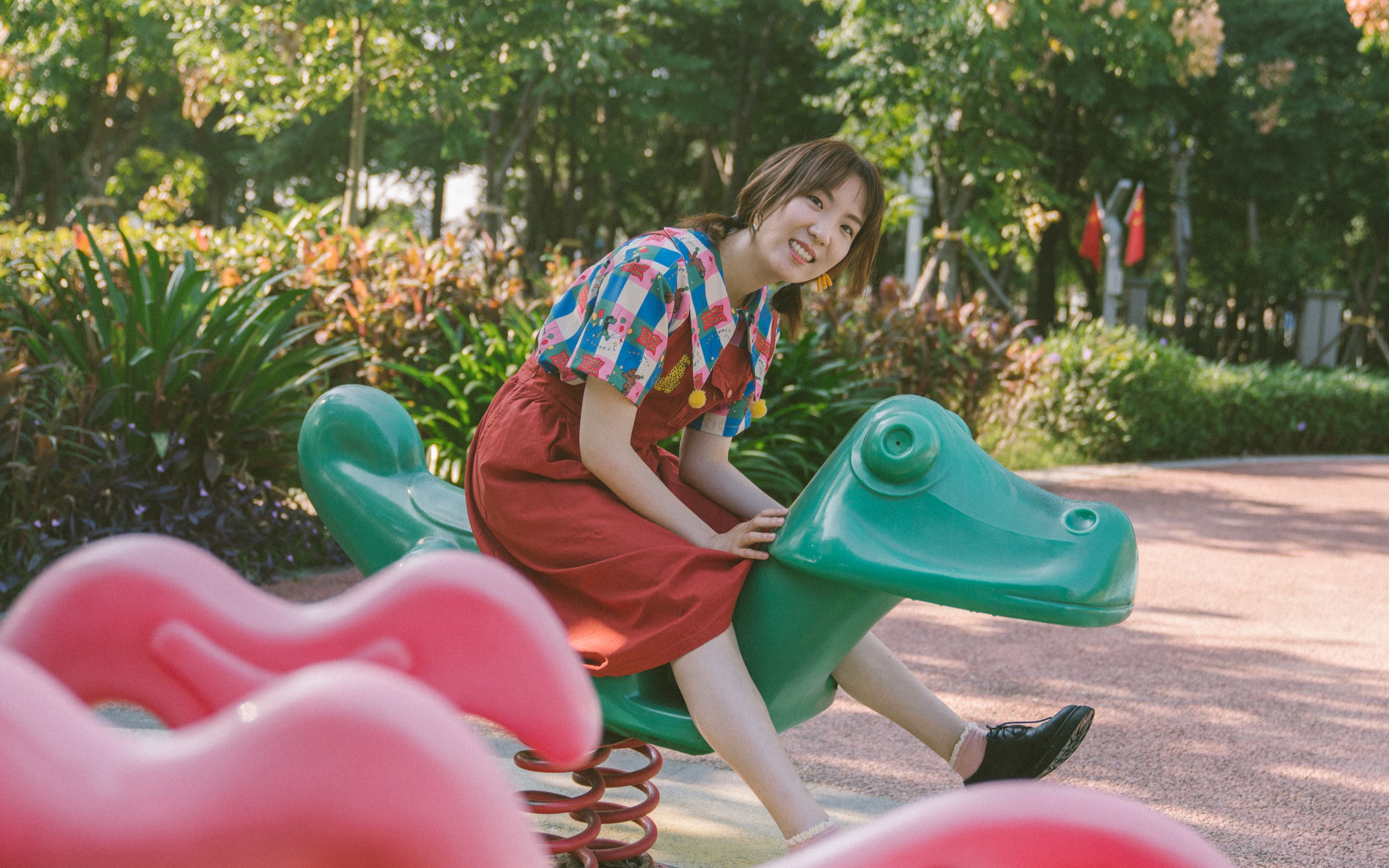 自拍不求人| 一学就会!超龄元气少女游乐园写真这样拍!