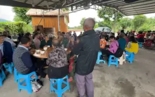 Download Video: 泸县地震震毁团山堡村屋 农家乐老板邀众乡邻避难还免费供热饭菜