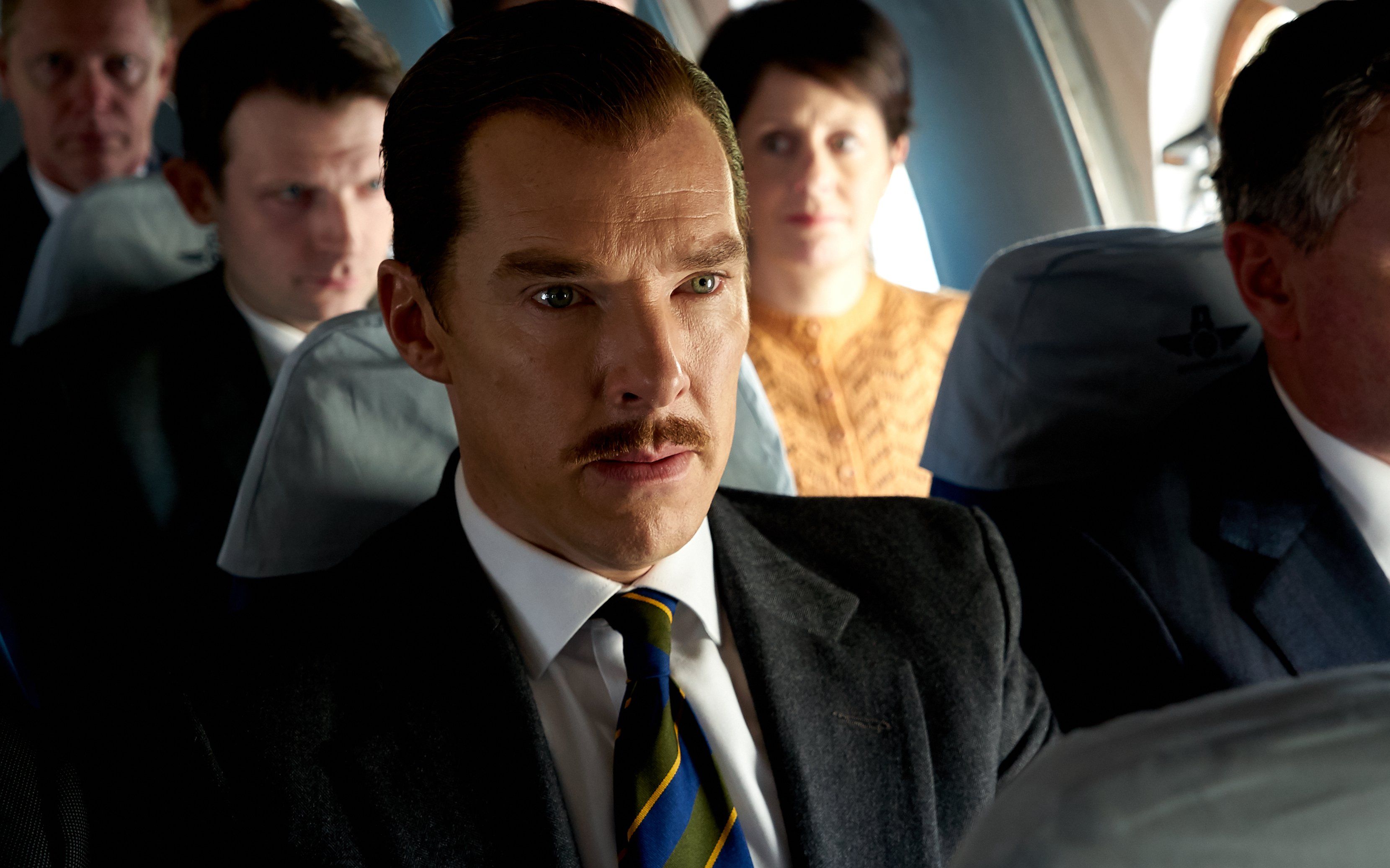 卷福谍战片《信使》曝正式预告