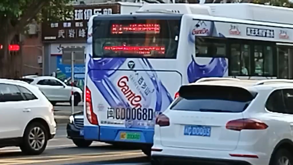 k1 东宏路公交首末站—福厦铁路泉州站 车号:闽c00068d 车型:bj6851