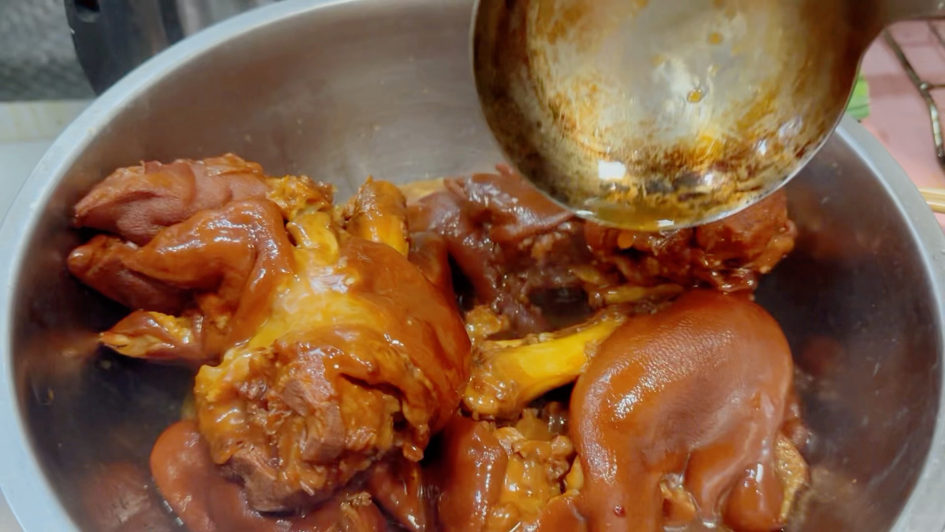 天冷了,来一锅热乎乎的猪蹄儿