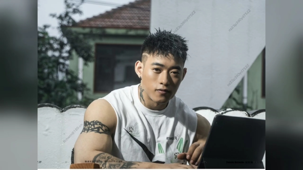 任壬作品:hormone vol 016 《the king of halth》「碩臀篇」