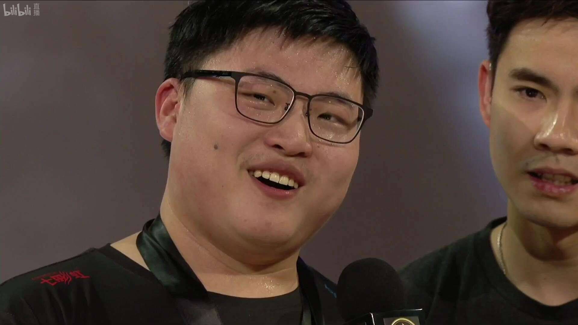 偶像uzi乌兹录播 来了来了来了 2022-11-02 17:48直播回放