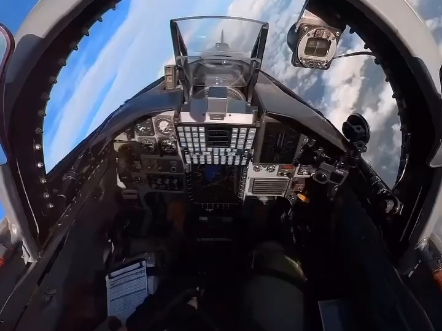 感受一下飞机驾驶舱