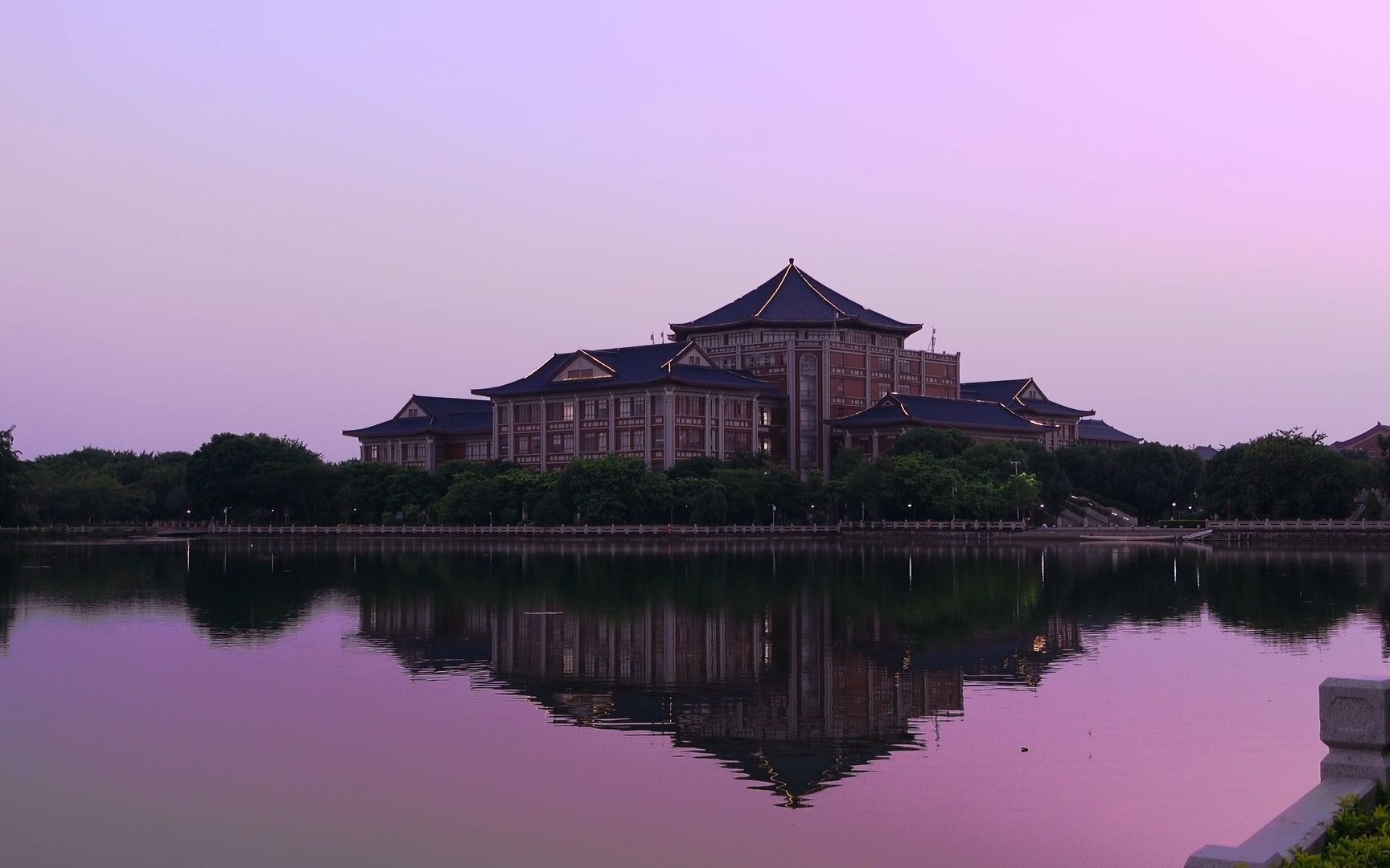 南医大粉粉的傍晚