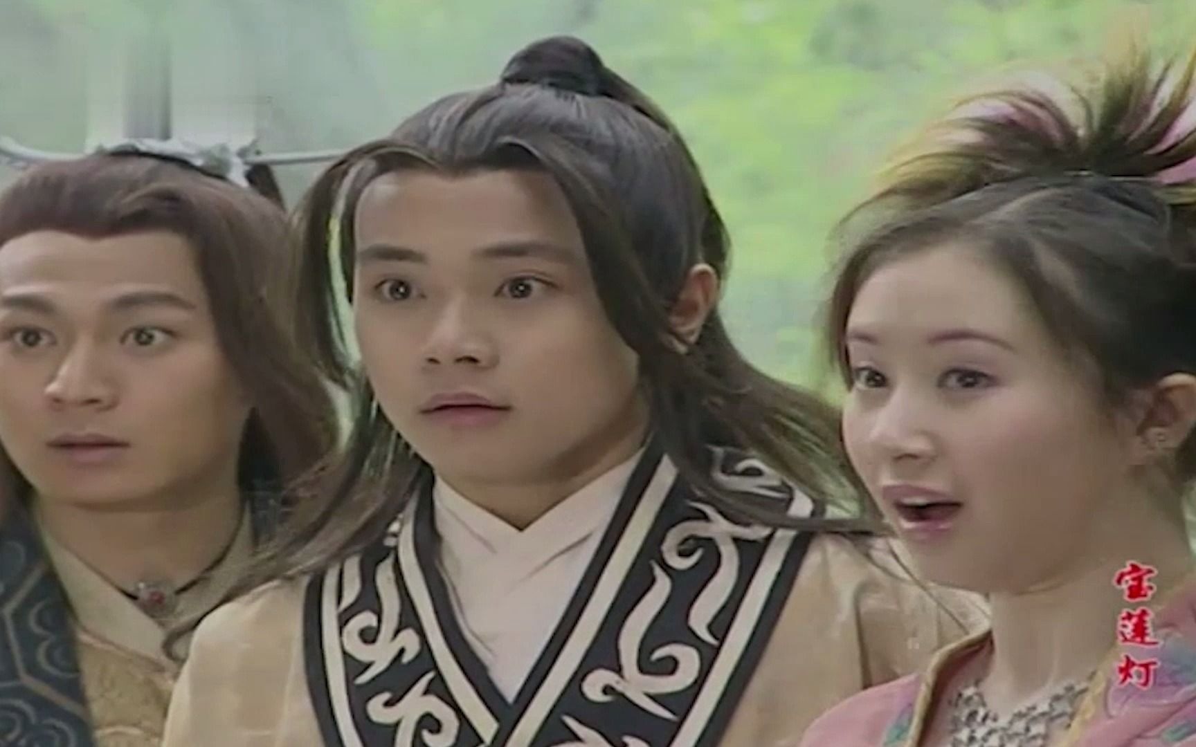 宝莲灯沉香第一次使用宝莲灯就遇上了哮天犬法力不够人缘来凑