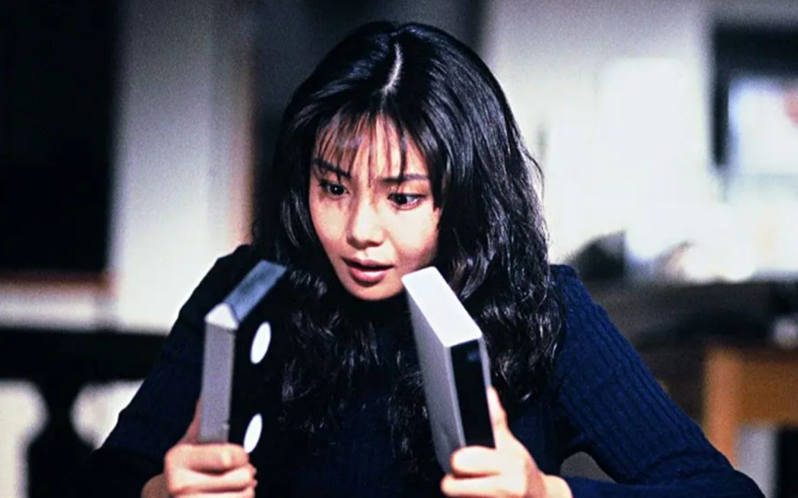 恐怖片(午夜凶铃),看过录像带后,七天为限解不开其中的秘密就会死亡