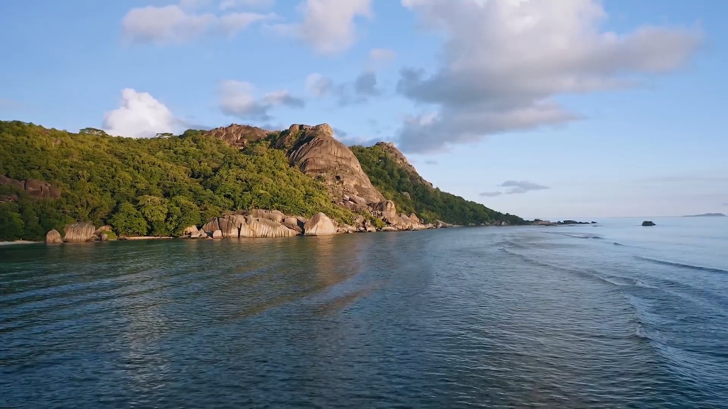 [图]飞越塞舌尔 - 柔和的钢琴音乐与自然风景，让您在家放松