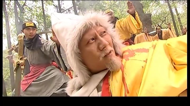 血刀老祖大战梅念笙当梅念笙使出连城剑法血刀老祖完全不是对手
