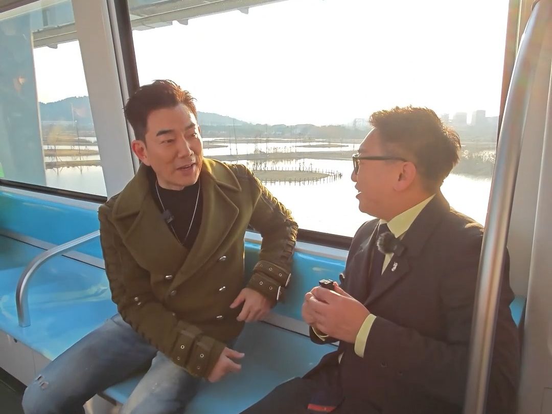 任贤齐回武汉啦!乘坐光谷空轨参与湖北卫视春晚