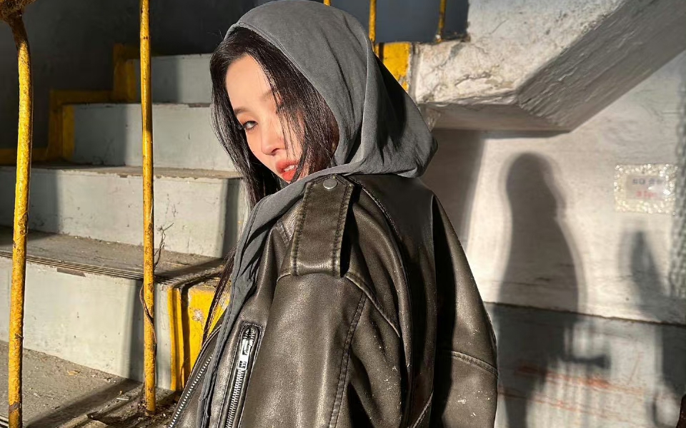 帅气小娟,全昭妍ins更新美照,帅气逼人