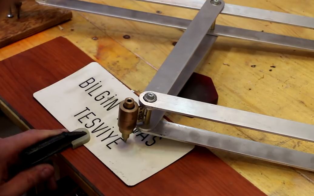 【极客酷玩】家里没有矿,只能diy这款比例尺(仿形)雕刻机,效果不输全