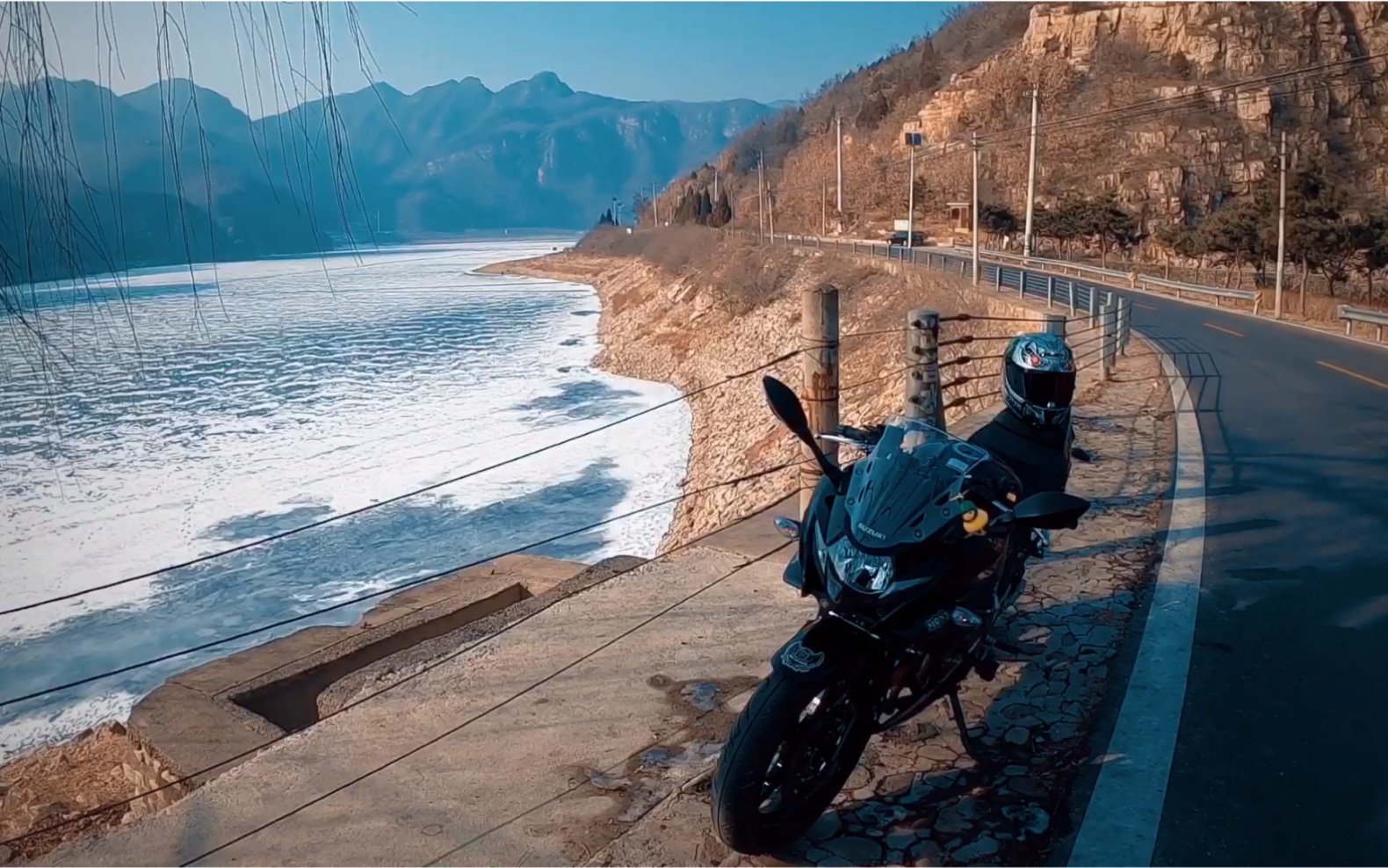 gsx250r天儿暖和了出去溜达溜达