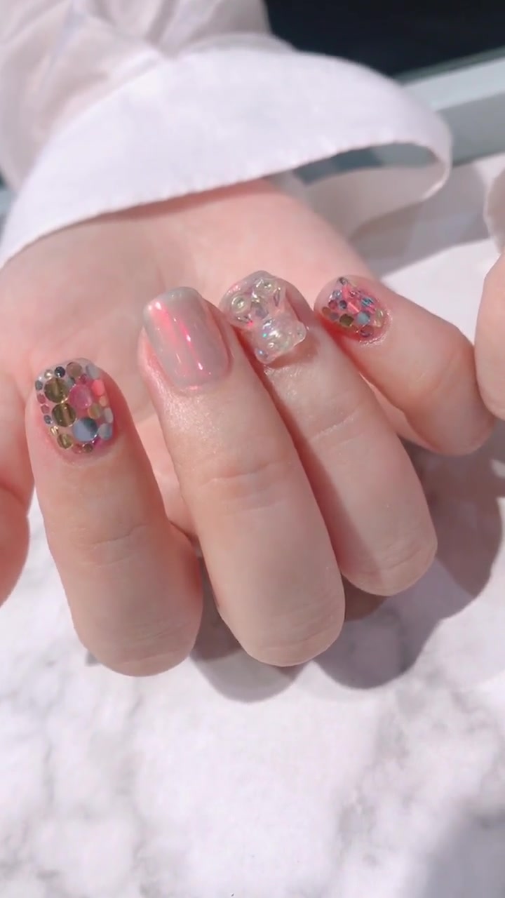 我就是三千兆之王 美甲控 幻影粉77彩色亮片77极光小熊