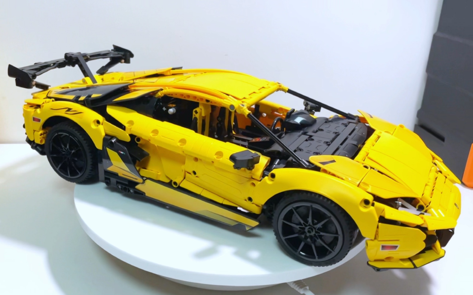 双鹰咔搭lp700超级跑车