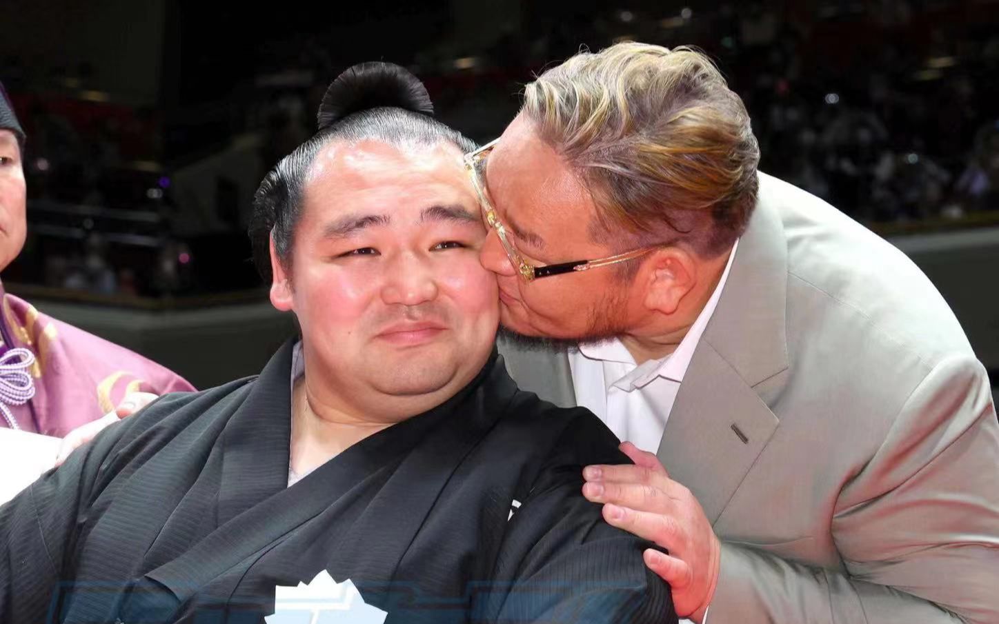【断发式】鶴竜の断髪式 —— 朝青龍 日馬富士 白鵬 稀勢の里等鋏入