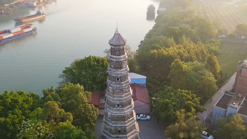 安澜塔矗立于郁江右岸的罗泊湾小区座东南朝西北于清嘉庆二十三年公元