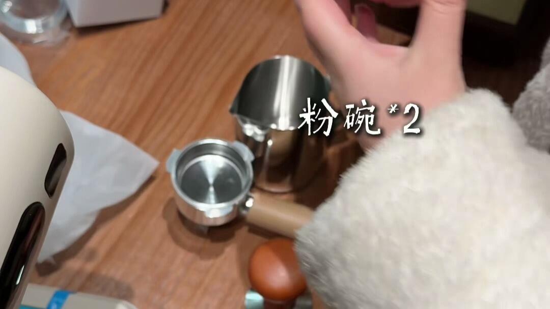 拥有咖啡机的快乐就是，可以diy自己喜欢的饮品，让生活更加有仪式感，宅家也变得更有趣！#艾摩客CM5 (2)_哔哩哔哩_bilibili