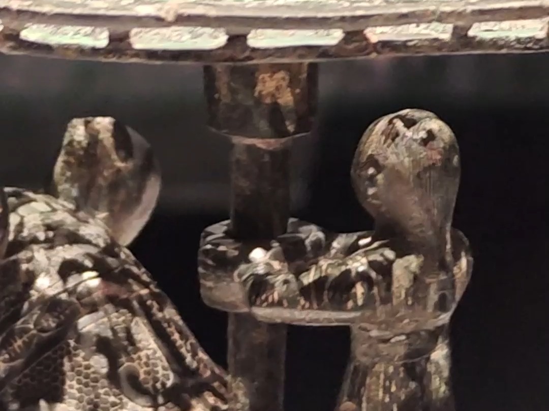 【博物馆之旅】立人擎盘-山西博物院