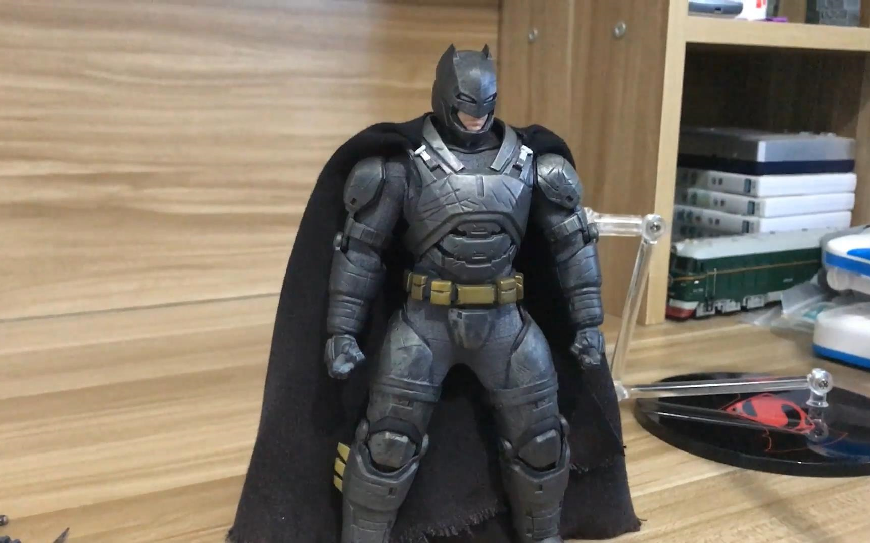 模玩快评mezco蚂蚁布衣one12系列重甲蝙蝠侠