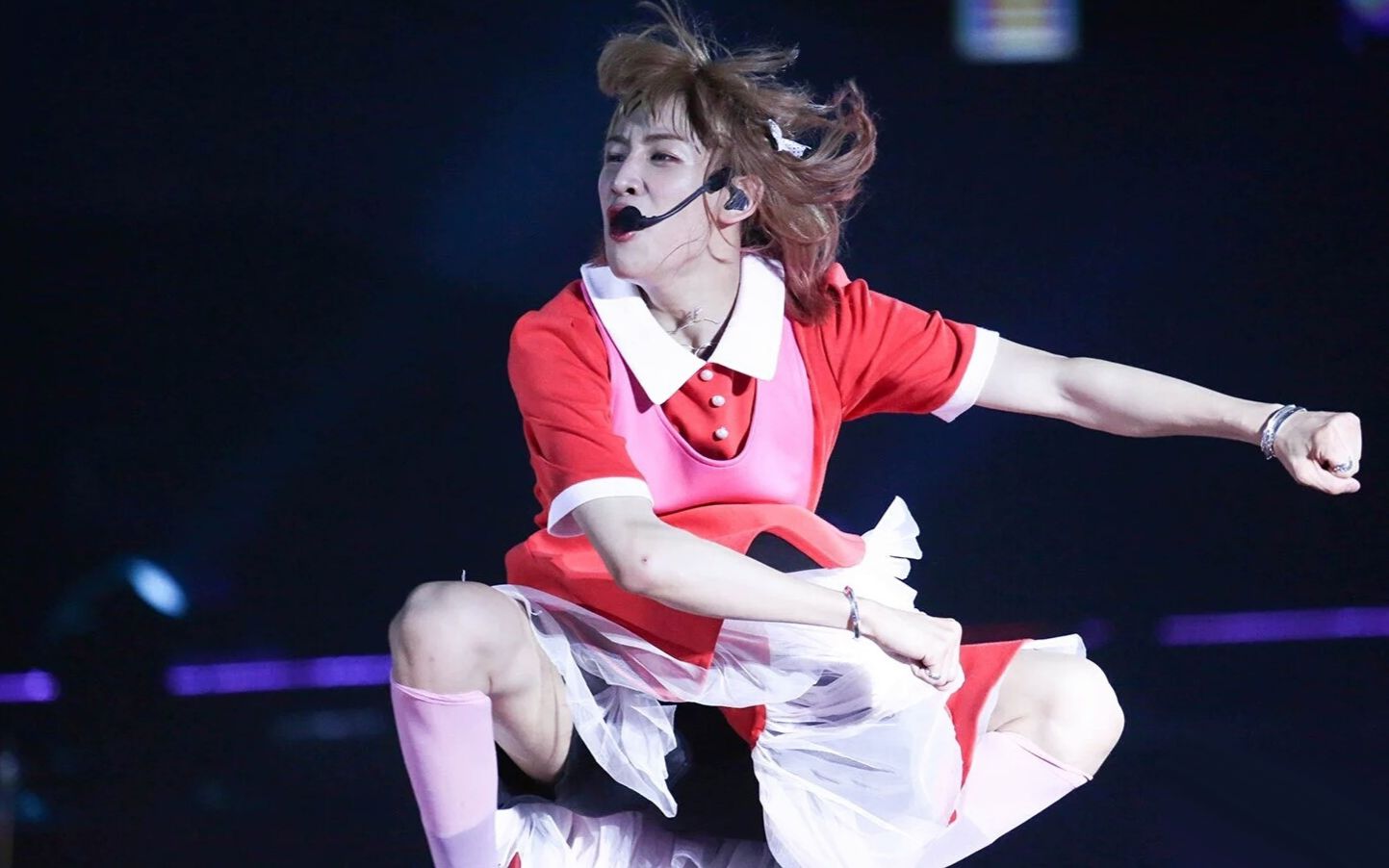 got7小姐姐们演唱会上清新可爱到黑丝轻熟的女团舞(女装solo释放天性