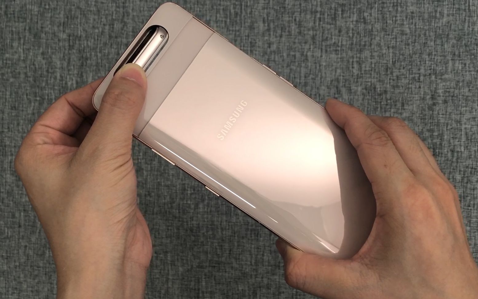 网上淘了台三星手机开箱:这摄像头居然还能旋转,真的是手机吗?