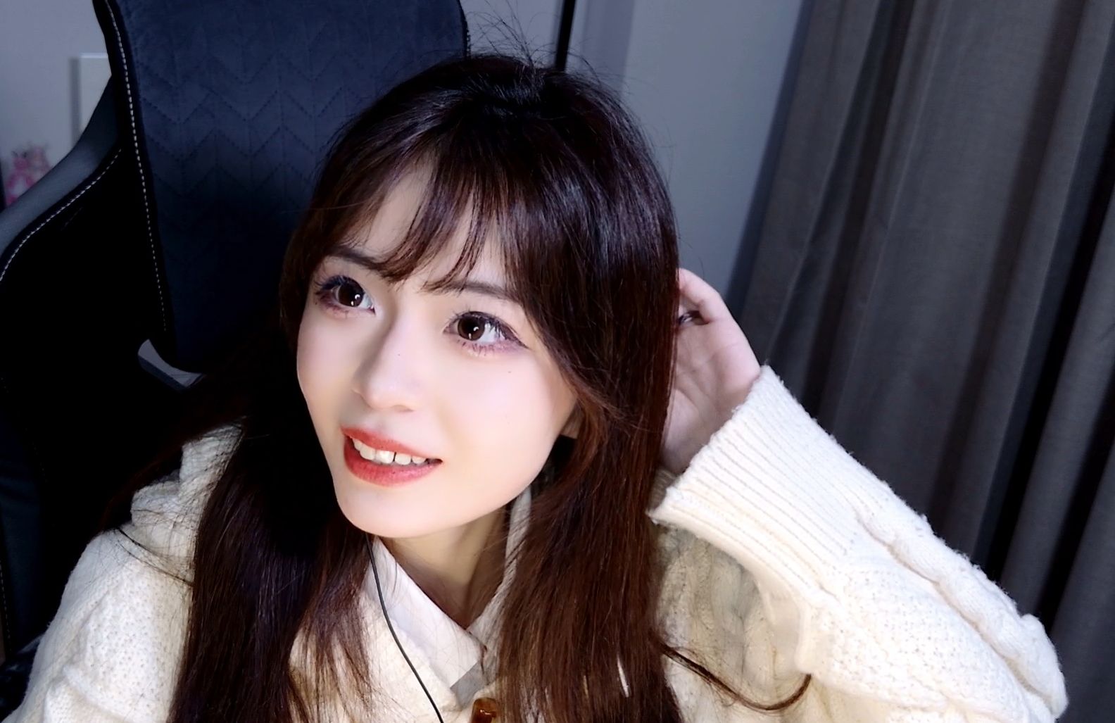 【哈娜hanna】哈娜第一次线下偶遇粉丝,突击检查发现竟然还是老粉