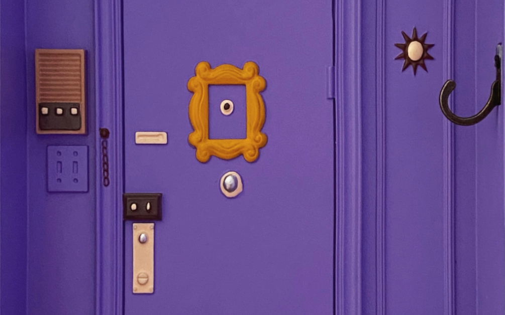 活动作品还原老友记monica家的大门