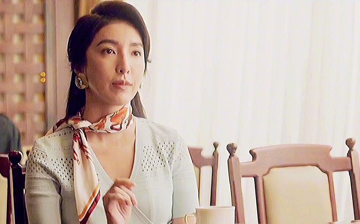 苏姐和江瀚所发生的的一切被小何尽收眼底