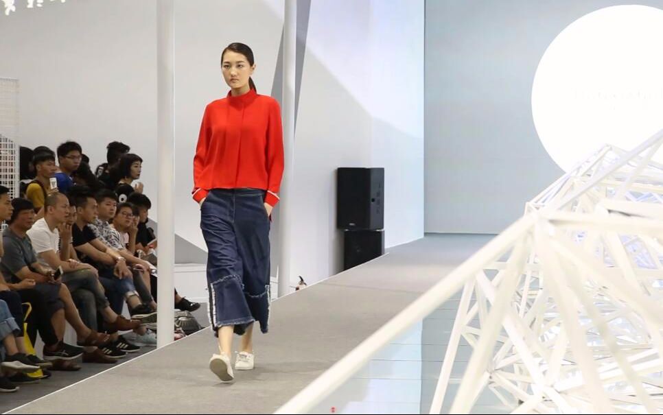 时装秀精彩片段_服饰_时尚_哔哩哔哩