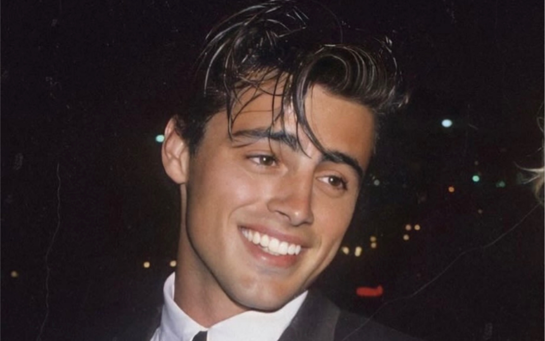 【joey】一个赛车手,在纽约闯荡成为了最受欢迎的演员