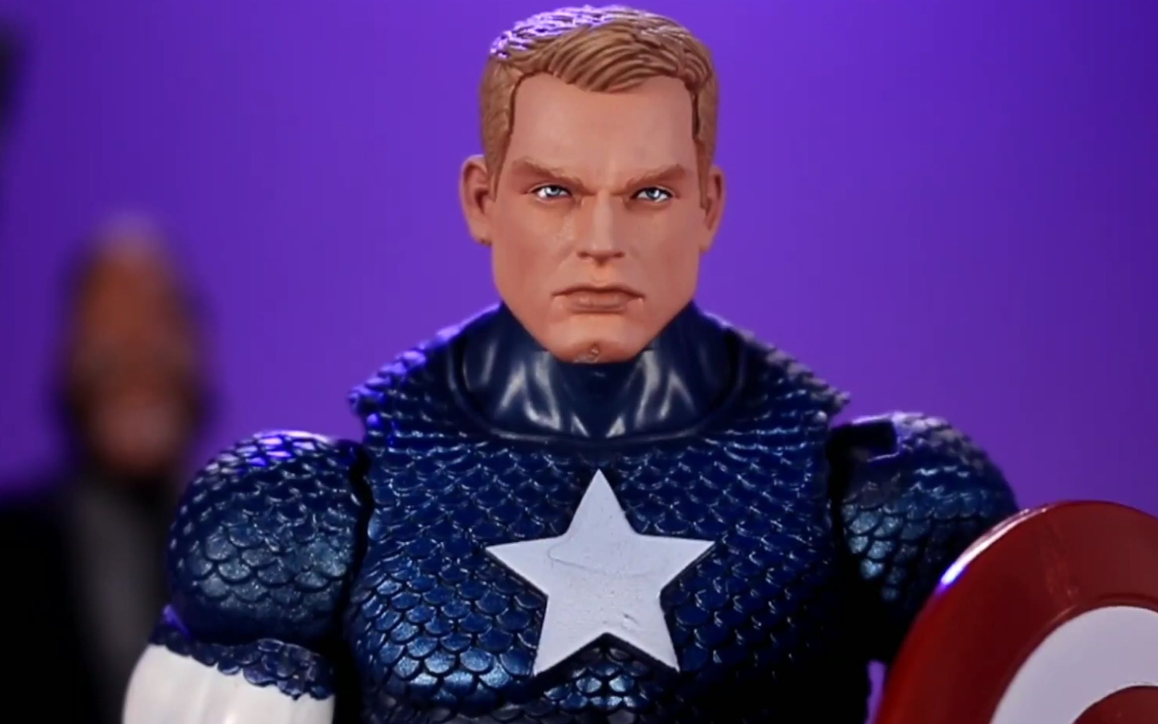 [图]美国队长Unmasked Captain America Steve Rogers Head by Casting Cave!