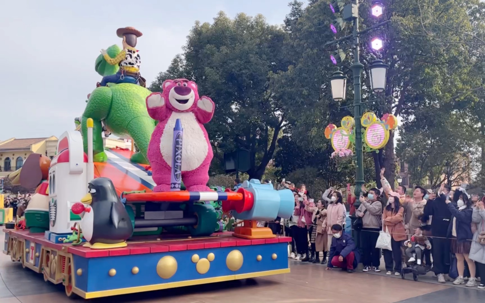 3.3上海迪士尼米奇童话专列花车巡演下午场
