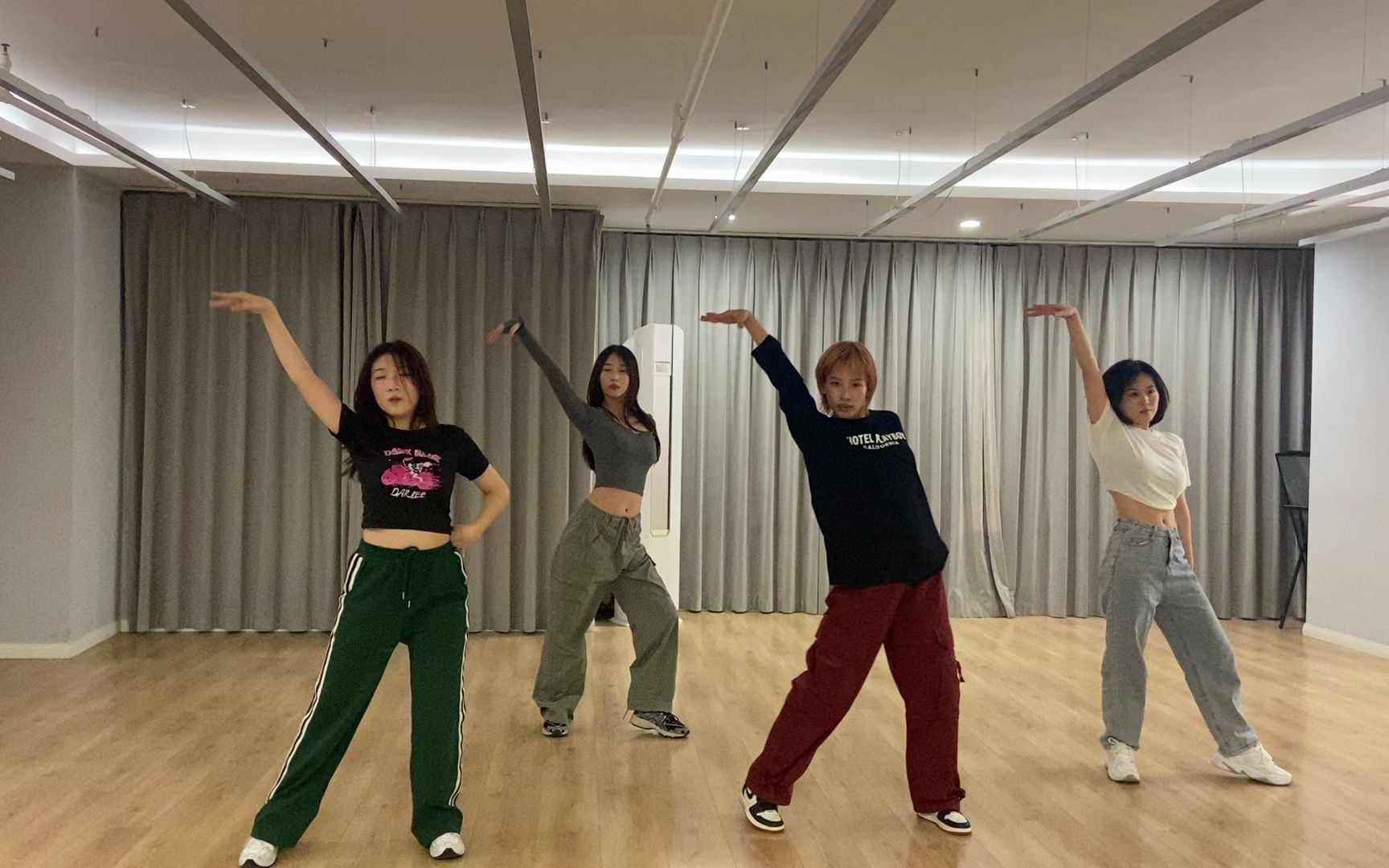 青岛0基础学nxde韩舞女团舞