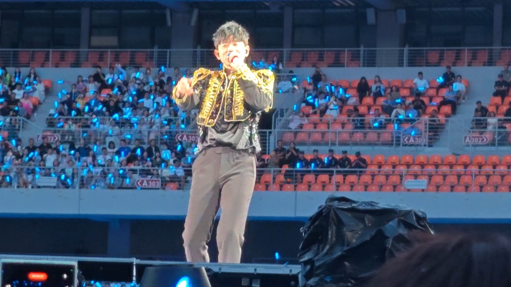 穿越人海来看你-张杰演唱会兰州场