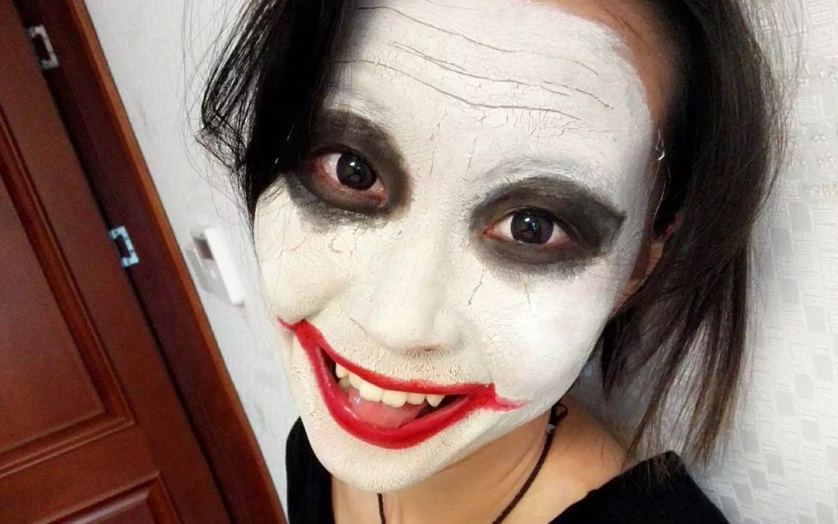 【不小心一个手抖】joker小丑仿妆教程 致敬希斯莱杰 by周公子