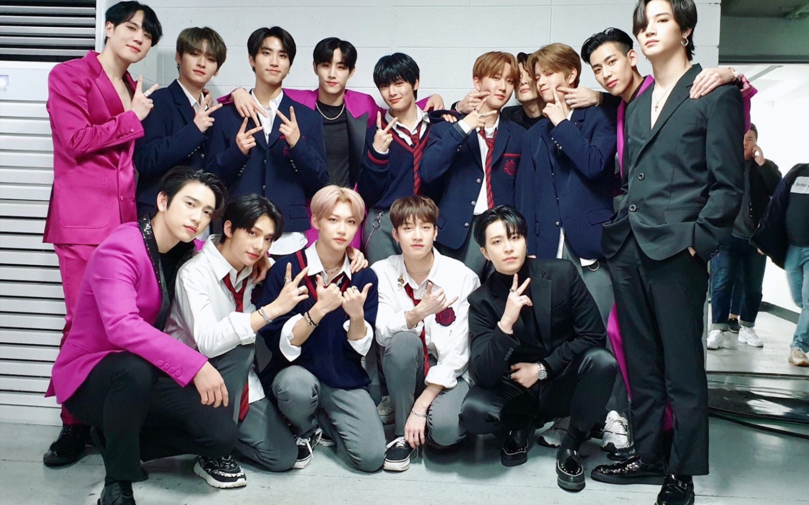 straykids唱跳got7前辈歌曲及有趣互动合集让人落泪的家族爱